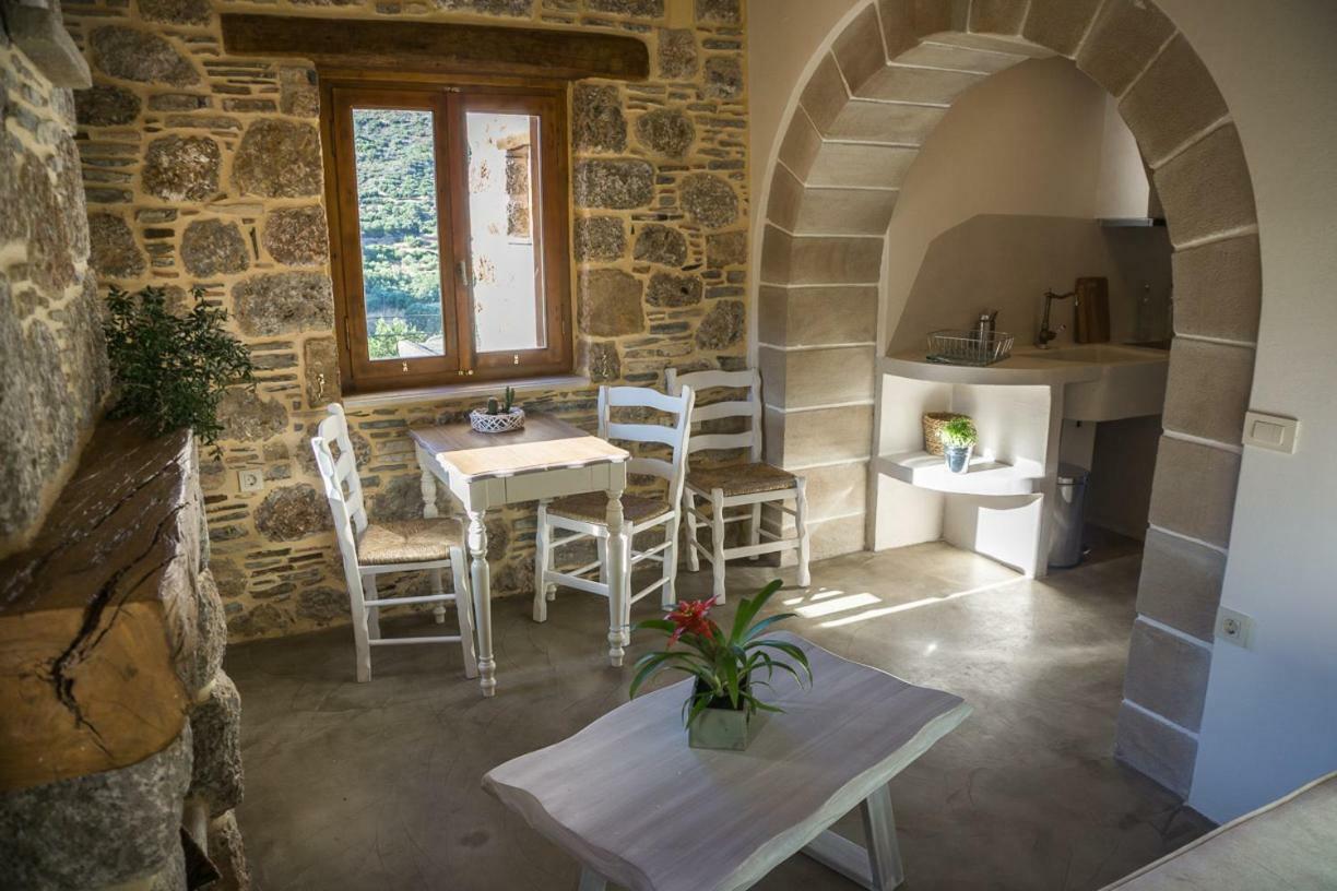 To Spiti Mas Apartment Sougia Bagian luar foto