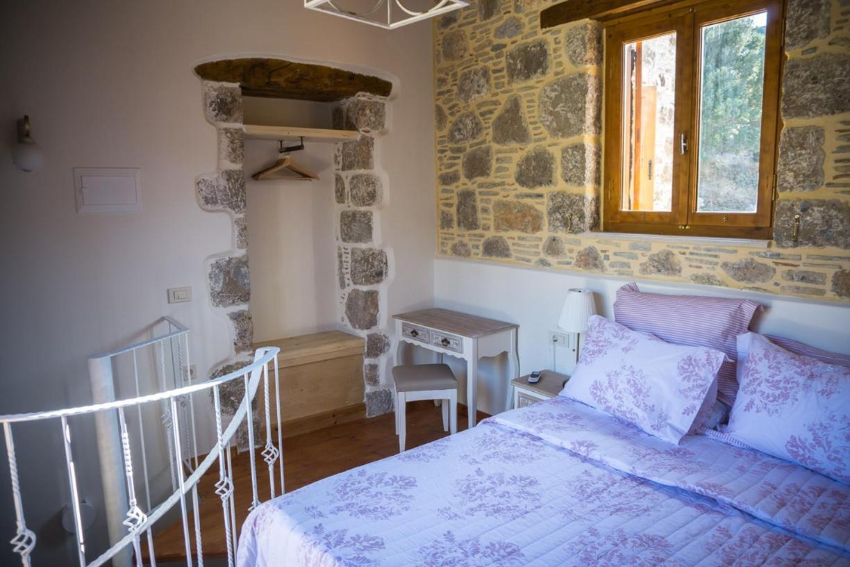 To Spiti Mas Apartment Sougia Bagian luar foto
